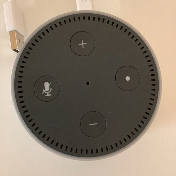 Amazon Echo Dot (2nd Generation) Smart Speaker RS03QR White Preloved - Picture 2 of 3